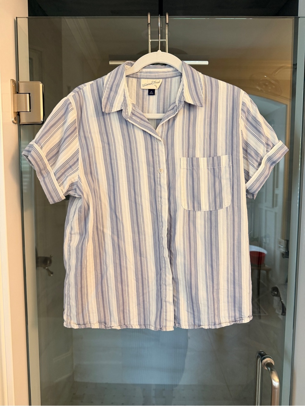 Universal Thread Light Blue & White Striped Short Sleeve Button-Down Shirt